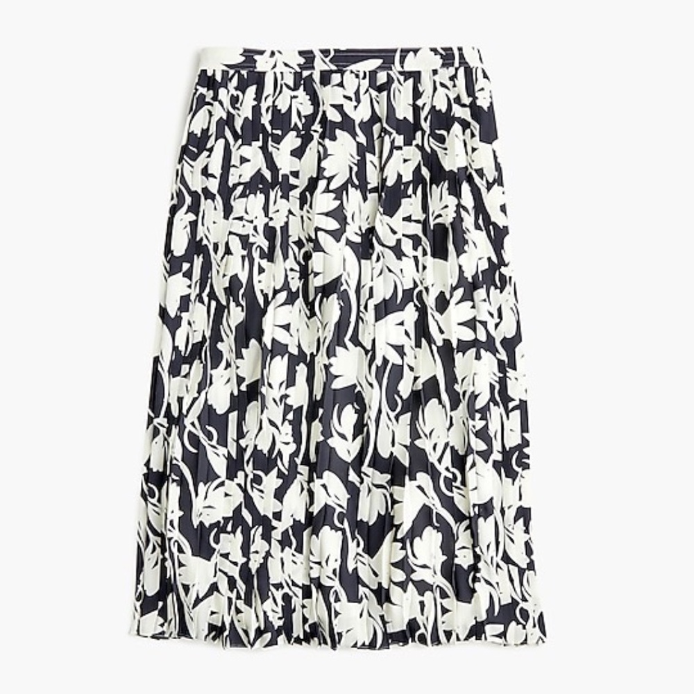 Pleated midi skirt in shadow floral
